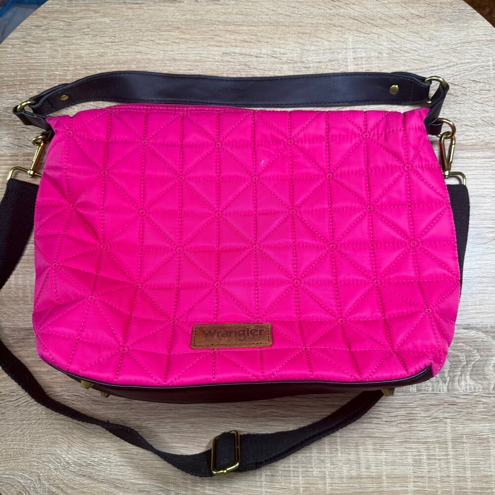 Wrangler quilted hobo crossbody bag light weight pink and black womens